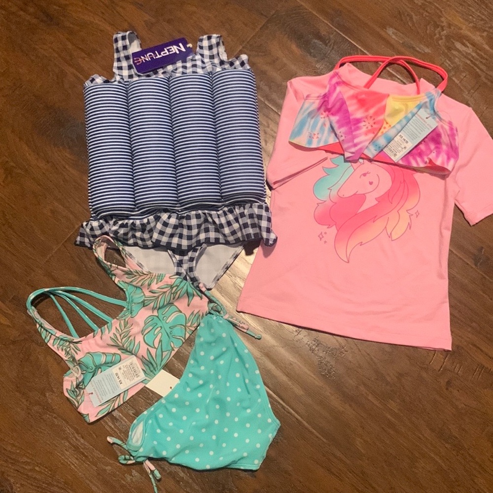 New with tags, 4/5 T swimsuit